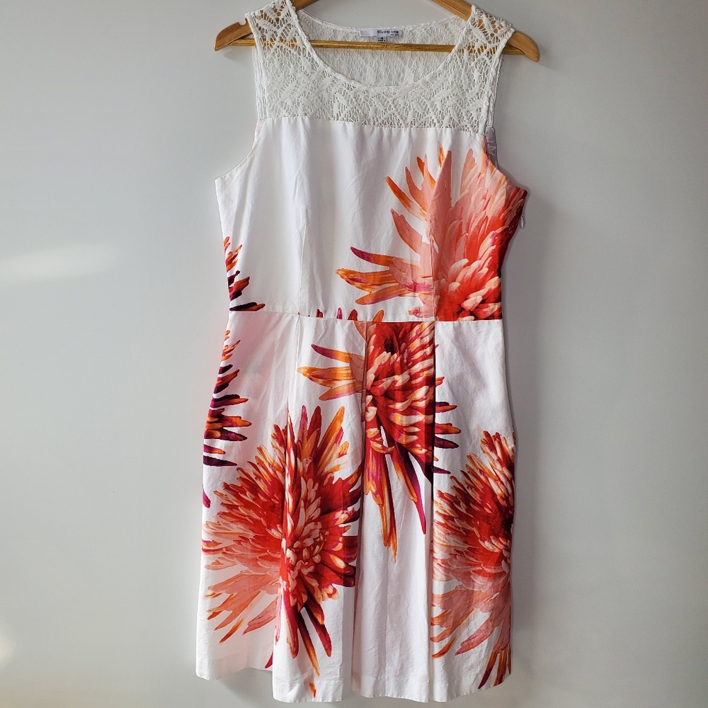 Studio One New York White & red Lightweight floral shift dress Size 14